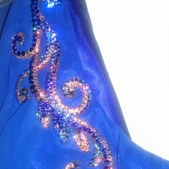 Cachè Evening Dress with authentic Swarovski Crystals. - Picture 4 of 5